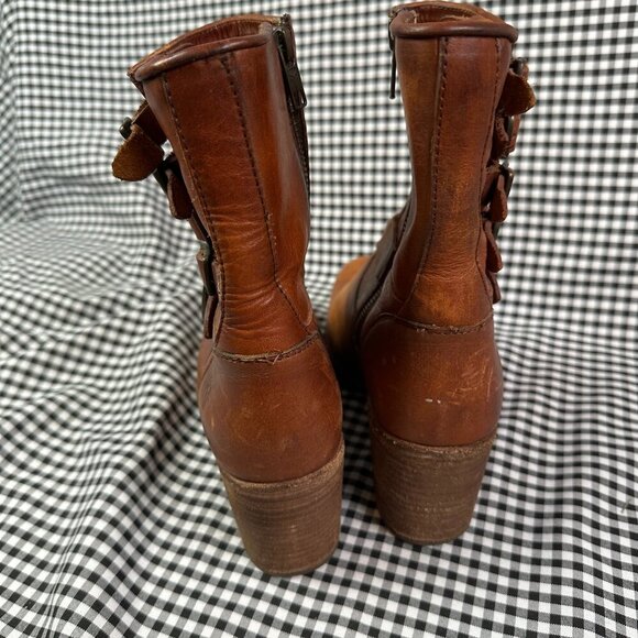 Frye Kelly Belted Buckle Cognac Brown Red Leather Heeled Boots Womens Size 9 - Picture 6 of 8